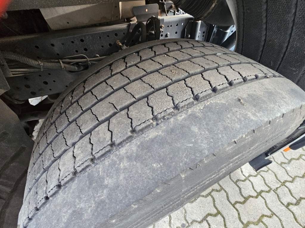 Fahrzeugabbildung Iveco 460 Hi Way, Retarder, Reifendruckkontrolle