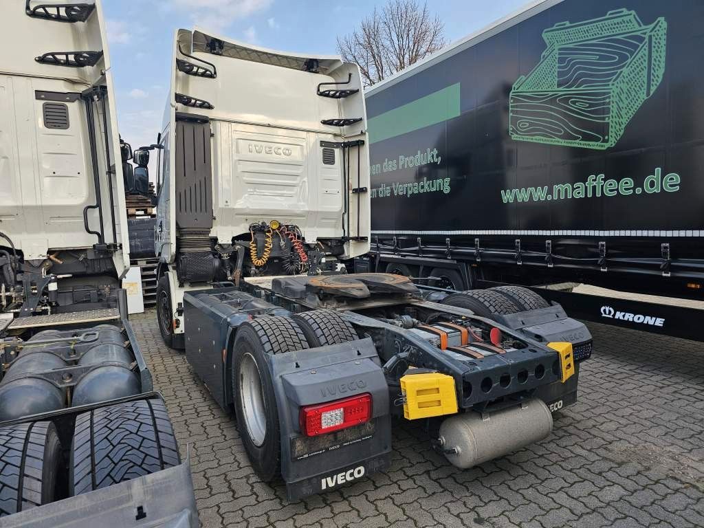 Fahrzeugabbildung Iveco 460 Hi Way, Retarder, Reifendruckkontrolle