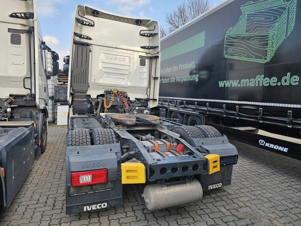 Fahrzeugabbildung Iveco 460 Hi Way, Retarder, Reifendruckkontrolle