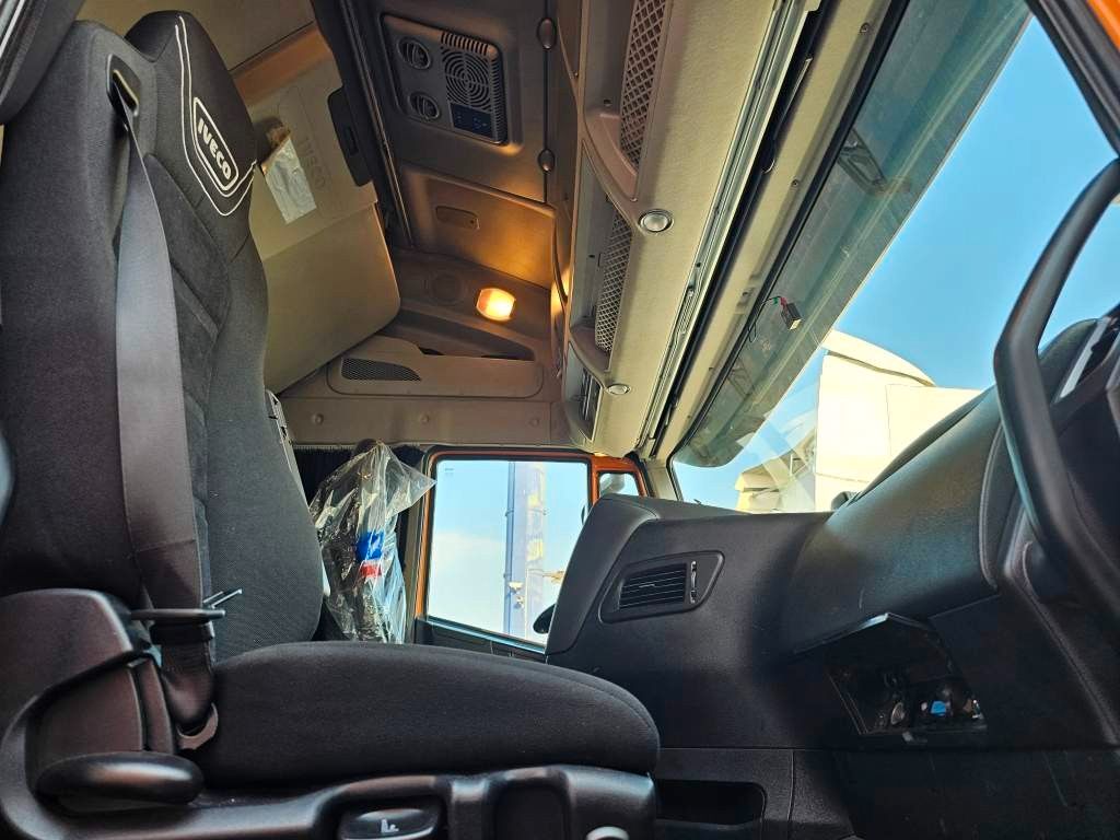 Fahrzeugabbildung Iveco 460 Hi Way, Retarder, Standklima