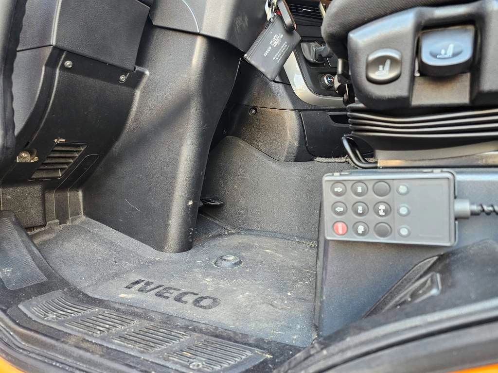 Fahrzeugabbildung Iveco 460 Hi Way, Retarder, Standklima
