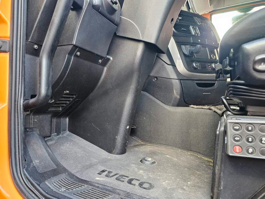 Fahrzeugabbildung Iveco 460 Hi Way, Retarder, Standklima