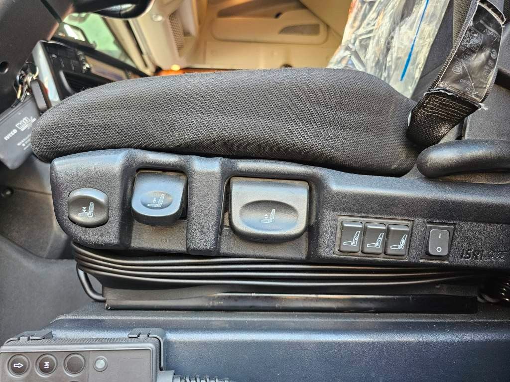 Fahrzeugabbildung Iveco 460 Hi Way, Retarder, Standklima