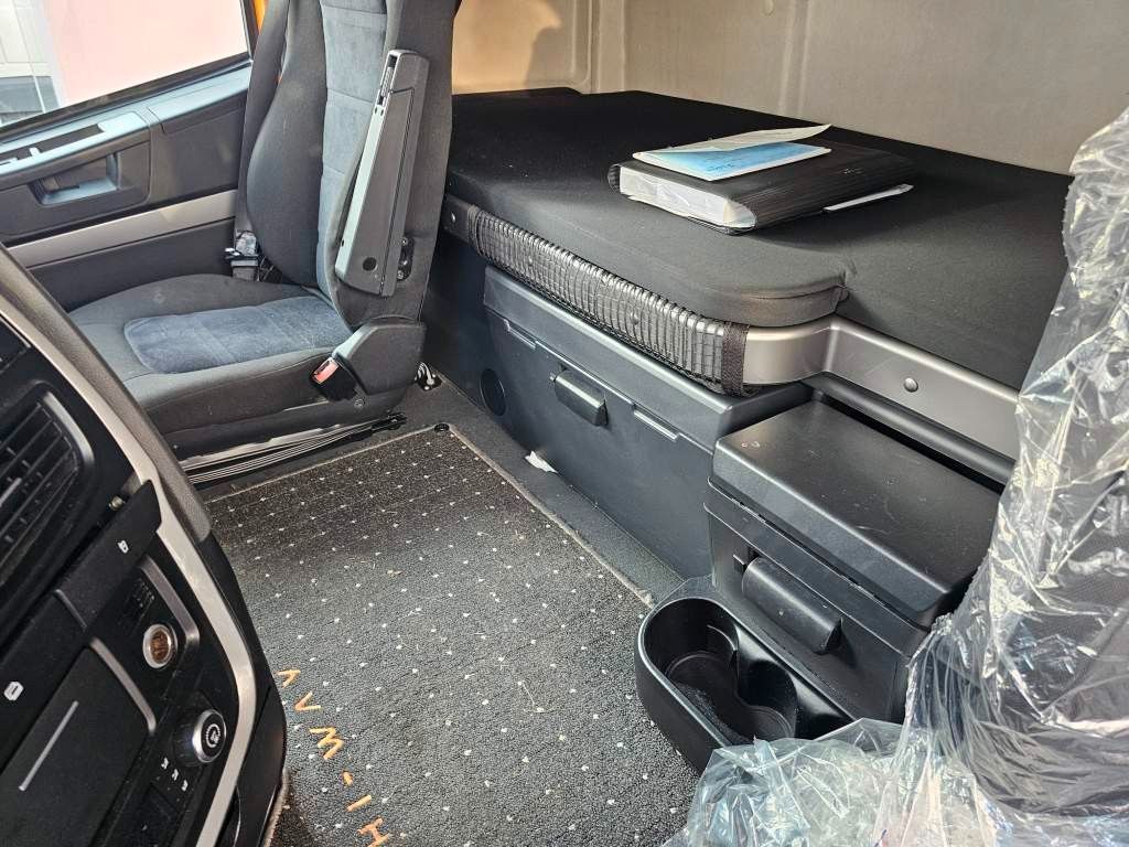 Fahrzeugabbildung Iveco 460 Hi Way, Retarder, Standklima