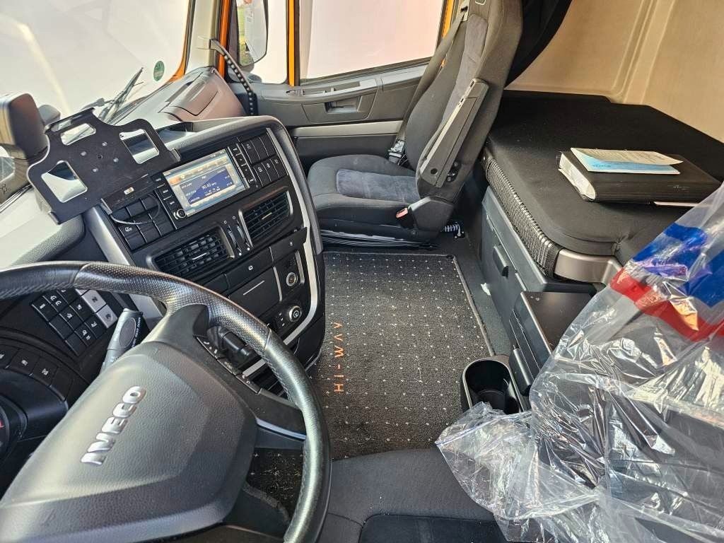 Fahrzeugabbildung Iveco 460 Hi Way, Retarder, Standklima
