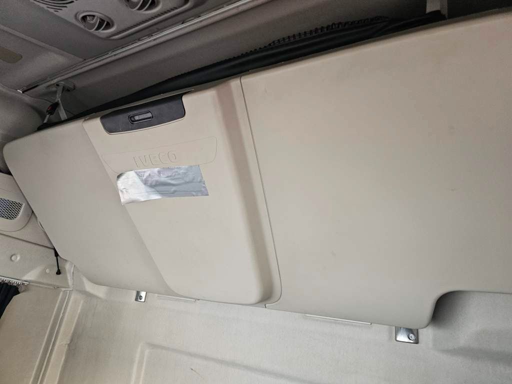 Fahrzeugabbildung Iveco 460 Hi Way, Retarder, Standklima