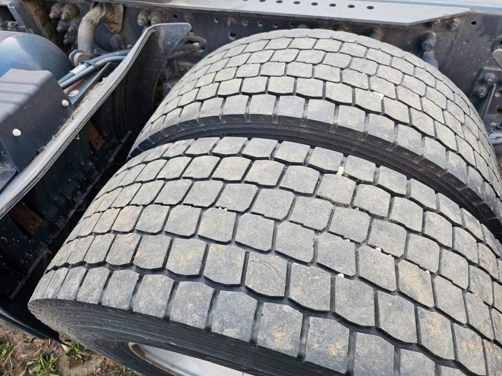 Fahrzeugabbildung Iveco 460 Hi Way, Retarder, Standklima