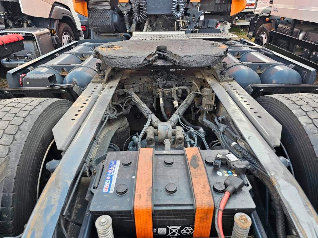 Fahrzeugabbildung Iveco 460 Hi Way, Retarder, Standklima