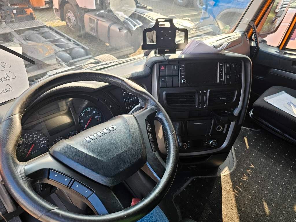 Fahrzeugabbildung Iveco 460 Hi Way, Retarder, Abstandstempomat, Kühlfach