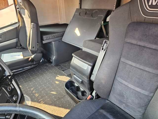 Fahrzeugabbildung Iveco 460 Hi Way, Retarder, Abstandstempomat, Kühlfach