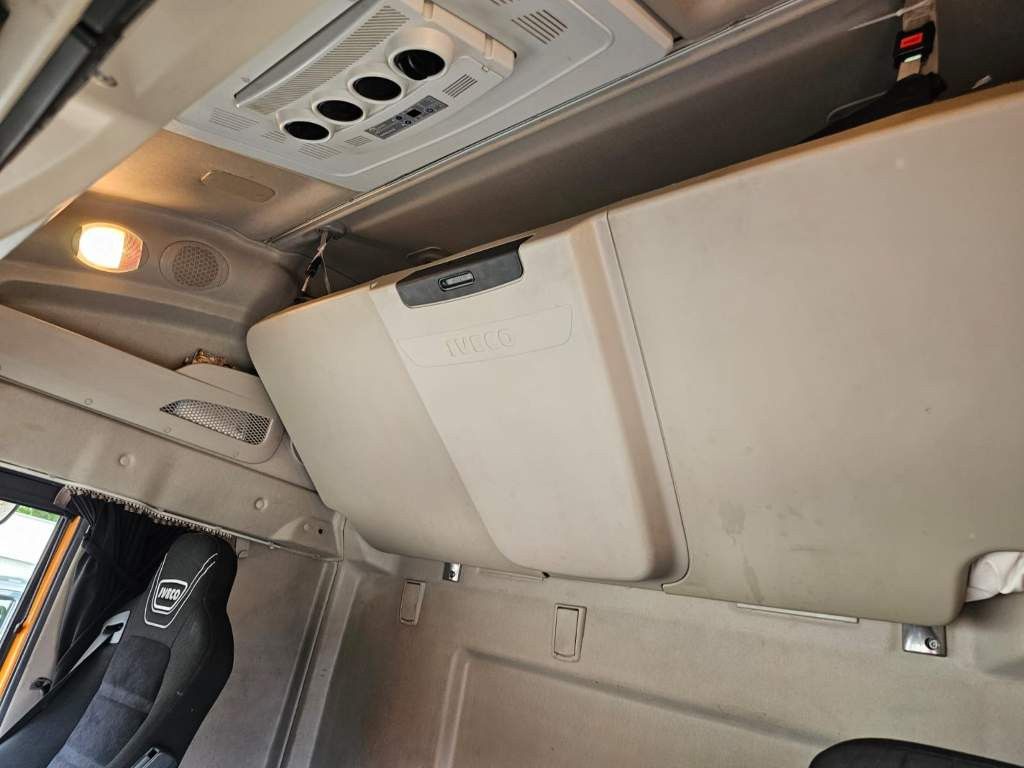 Fahrzeugabbildung Iveco 460, Hi-Line.Retrader,voll durchrepariert