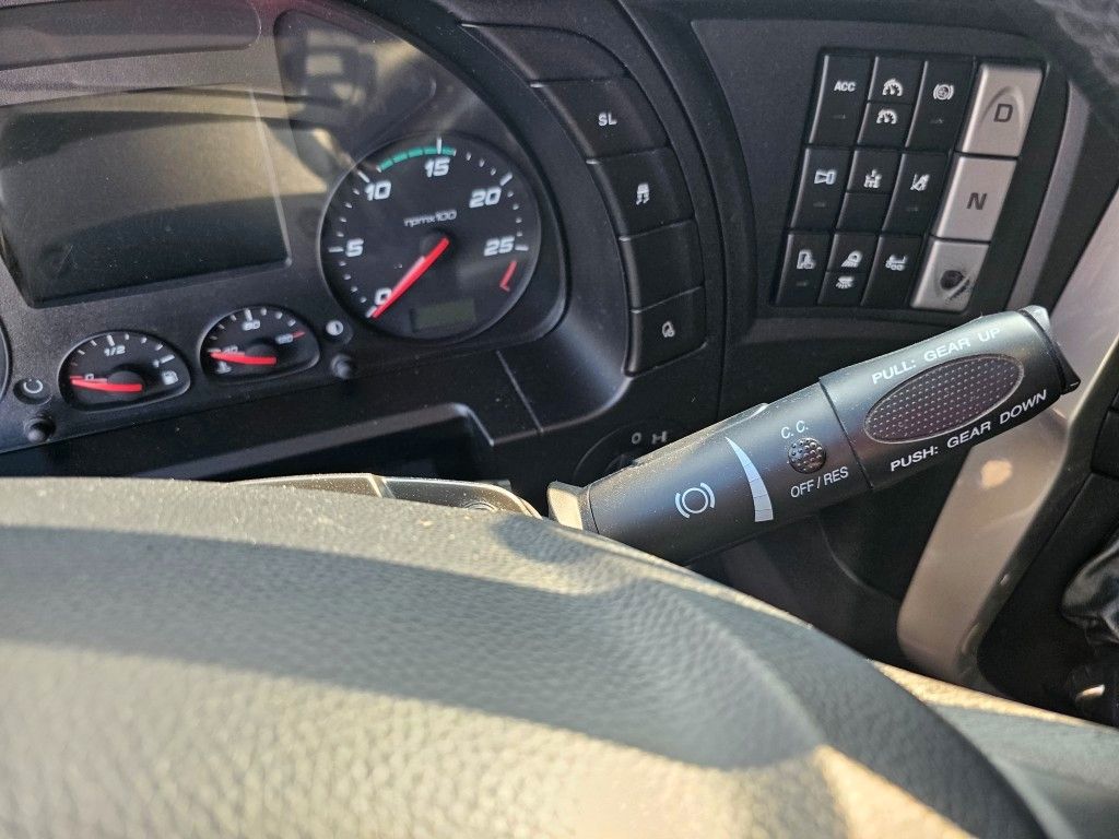 Fahrzeugabbildung Iveco 460 Hi Way, Standklima, Retarder, Euro 6