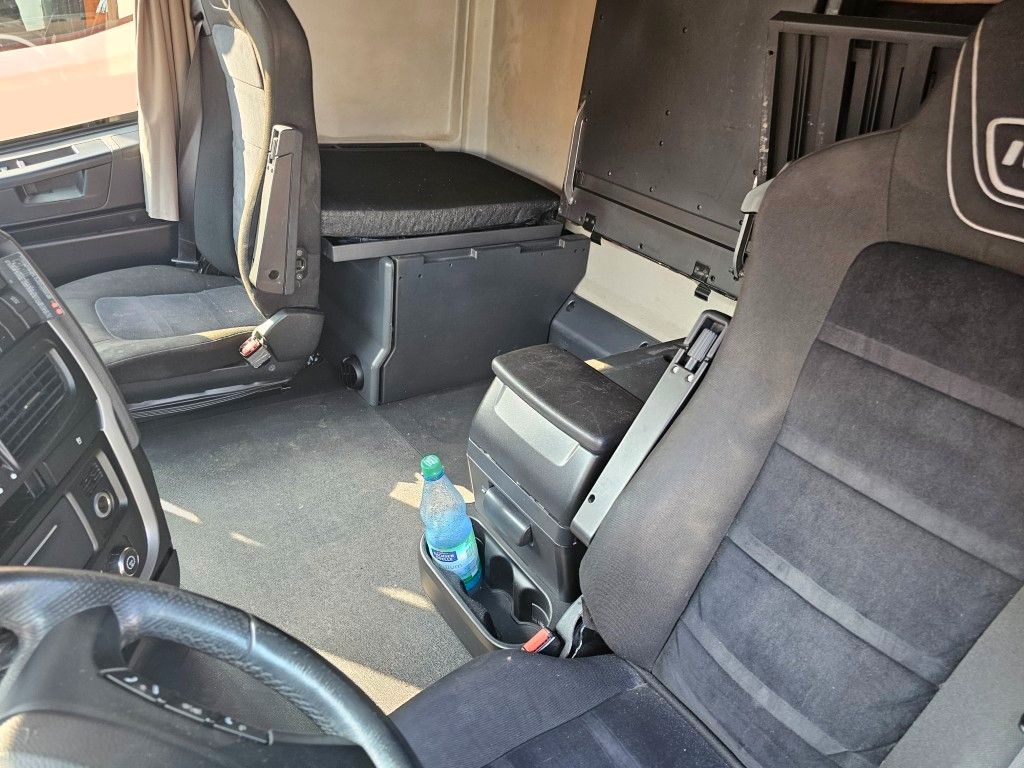 Fahrzeugabbildung Iveco 460 Hi Way, Standklima, Retarder, Euro 6