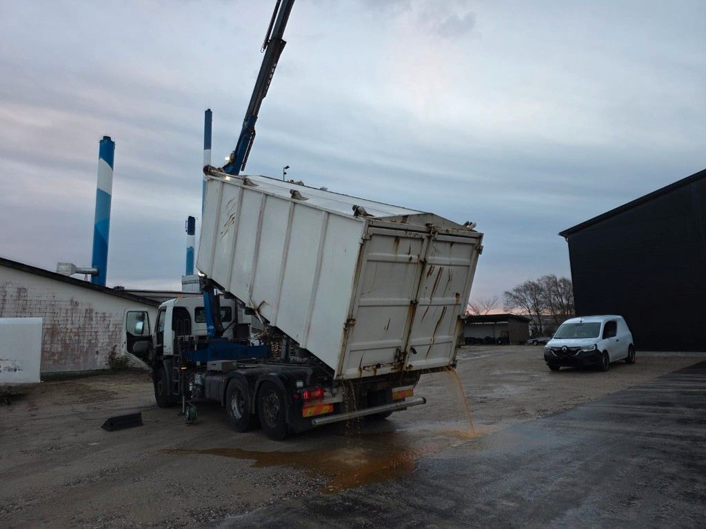 Fahrzeugabbildung Volvo FE 320 6x2/4 Abroller mit Cont. + Kran HMF 1820