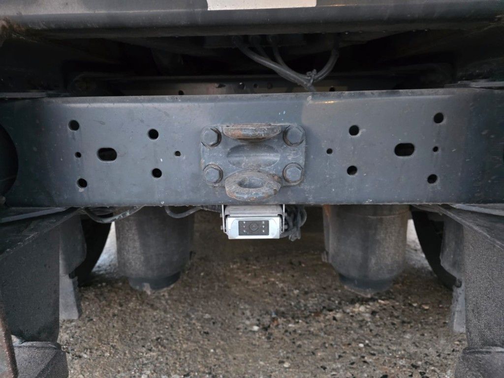 Fahrzeugabbildung Volvo FE 320 6x2/4 Abroller mit Cont. + Kran HMF 1820