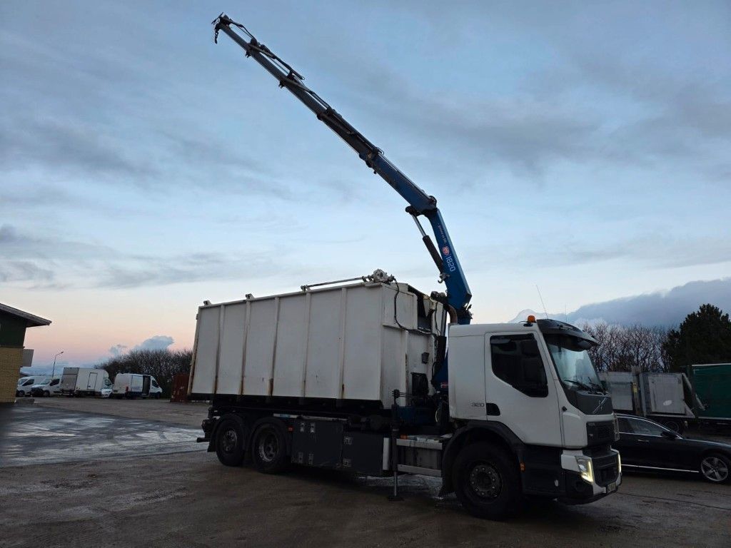 Fahrzeugabbildung Volvo FE 320 6x2/4 Abroller mit Cont. + Kran HMF 1820