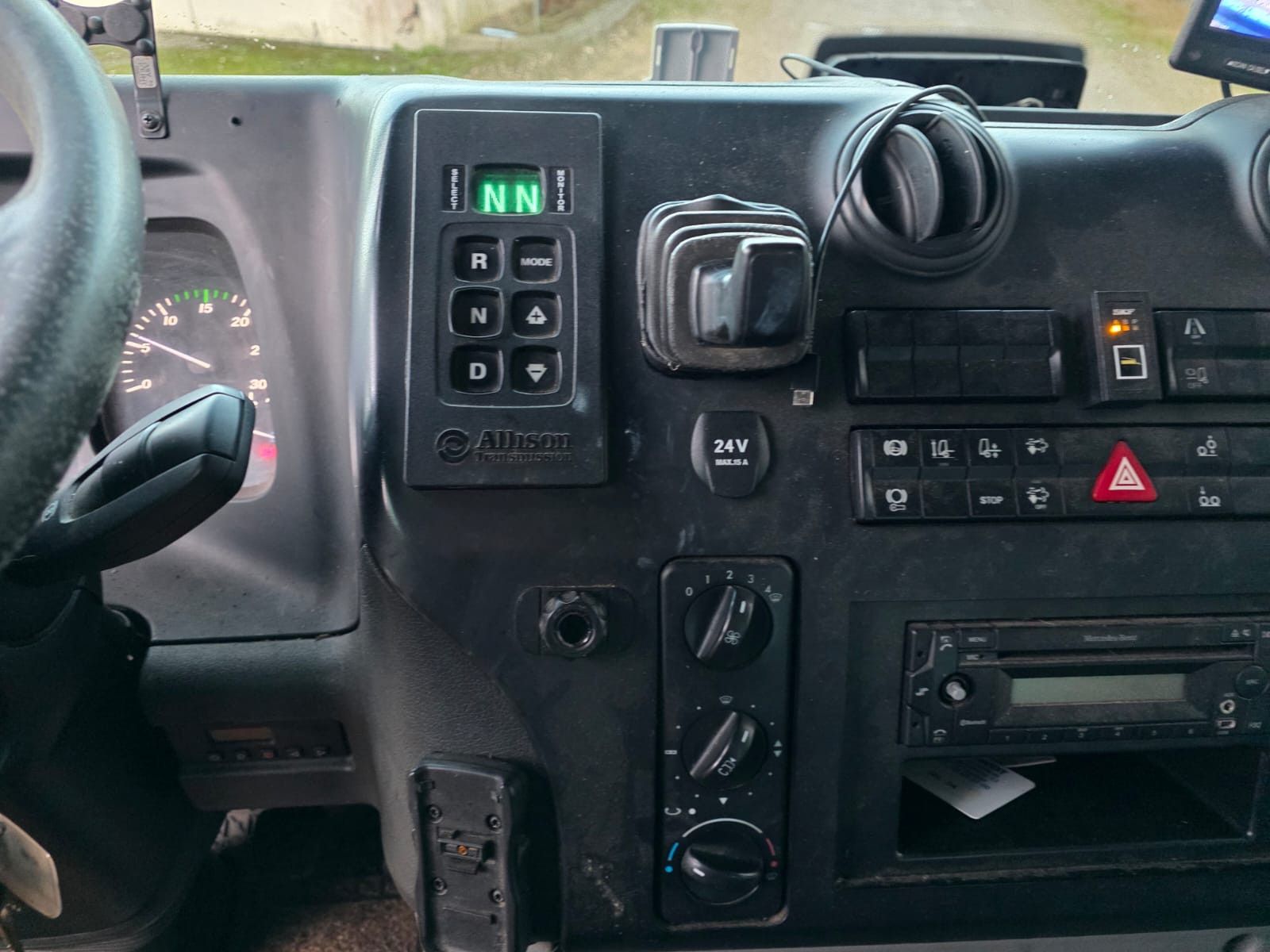 Fahrzeugabbildung Mercedes-Benz 2635 NTM 2 Kammern 12,6+6,2 cbm, Klima