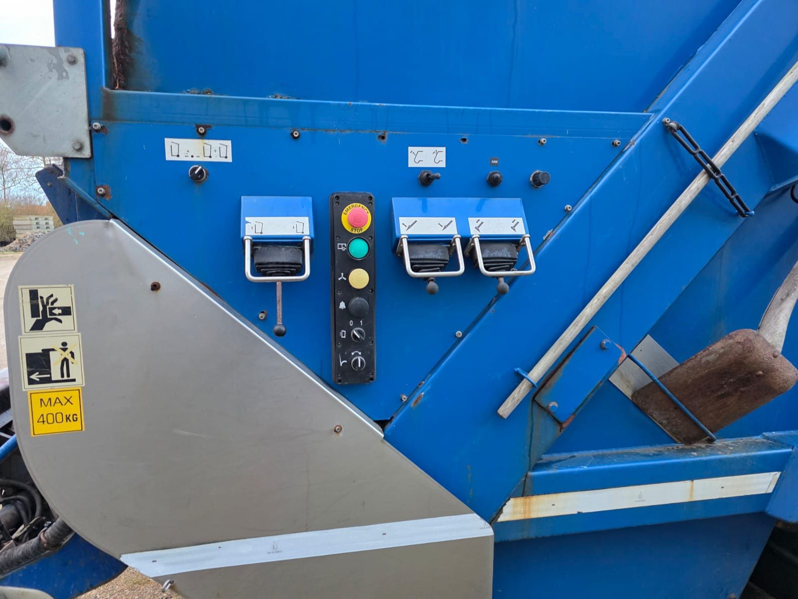 Fahrzeugabbildung Mercedes-Benz 2635 NTM 2 Kammern 12,6+6,2 cbm, Klima