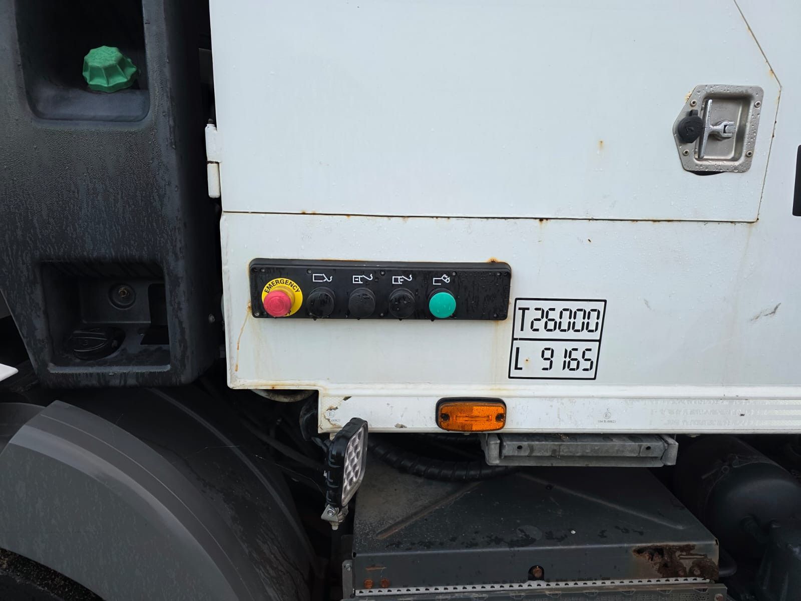 Fahrzeugabbildung Mercedes-Benz 2635 NTM 2 Kammern 12,6+6,2 cbm, Klima