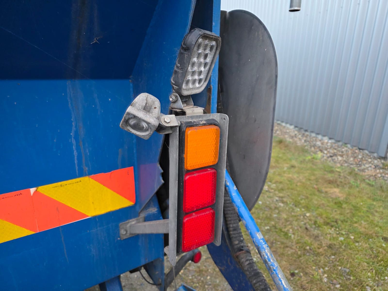 Fahrzeugabbildung Mercedes-Benz 2635 NTM 2 Kammern 12,6+6,2 cbm, Klima