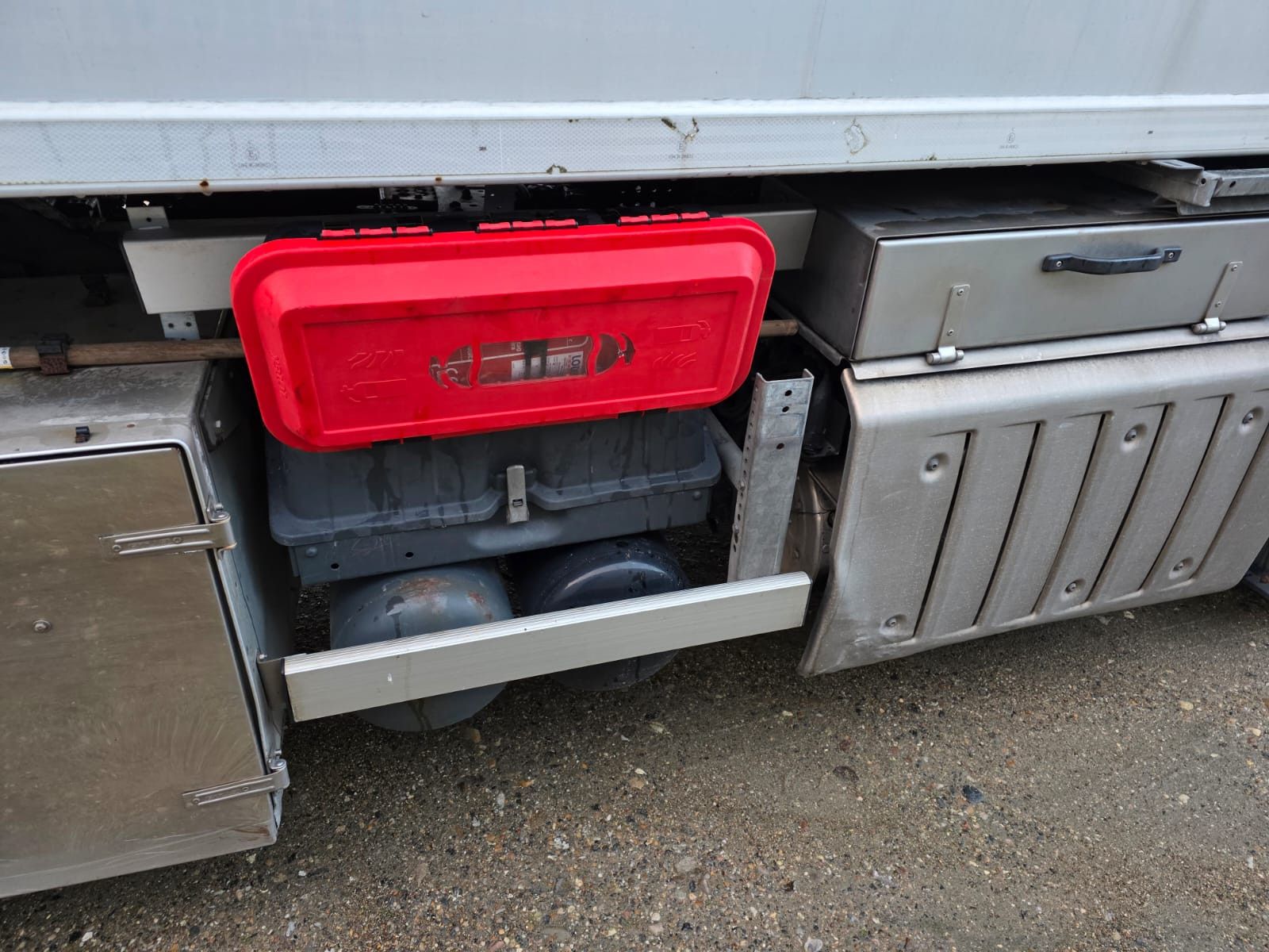 Fahrzeugabbildung Mercedes-Benz 2635 NTM 2 Kammern 12,6+6,2 cbm, Klima