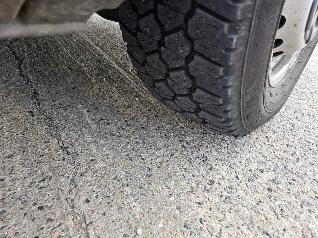 Fahrzeugabbildung Iveco 35S16 A8 V L, mittellang & hoch, kleiner Schaden