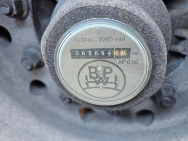 Fahrzeugabbildung Vanhool Tankchassis + Tankcontainer,363.054 Km