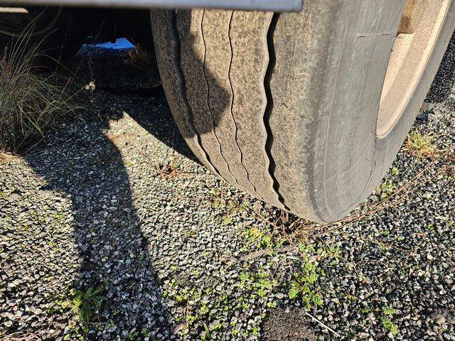 Fahrzeugabbildung Vanhool Tankchassis + Tankcontainer,363.054 Km