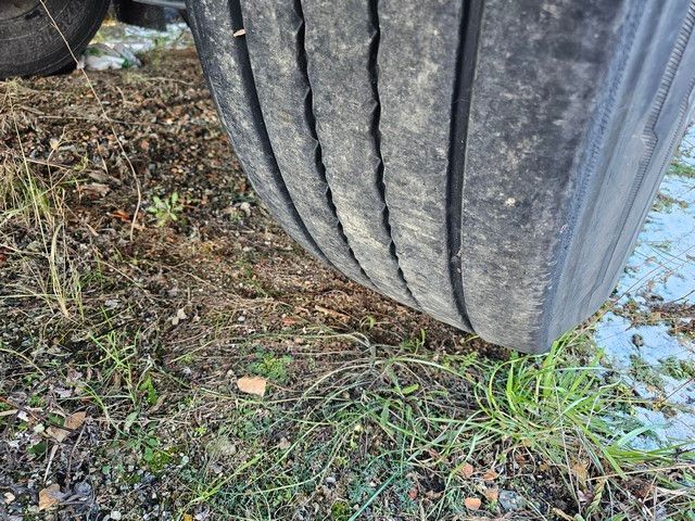 Fahrzeugabbildung Schmitz Cargobull 20" Tankconatinerchassis + Tankcontainer