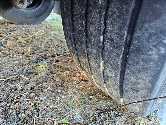 Fahrzeugabbildung Schmitz Cargobull 20" Tankconatinerchassis + Tankcontainer