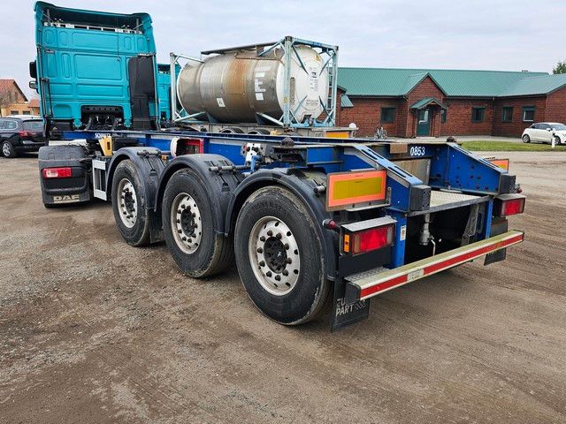 Fahrzeugabbildung Schmitz Cargobull 20" Tankconatinerchassis + Tankcontainer