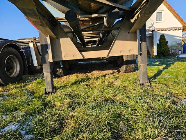 Fahrzeugabbildung Vanhool Tankchassis mit Tankcontainer