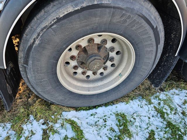 Fahrzeugabbildung Vanhool Tankchassis mit Tankcontainer