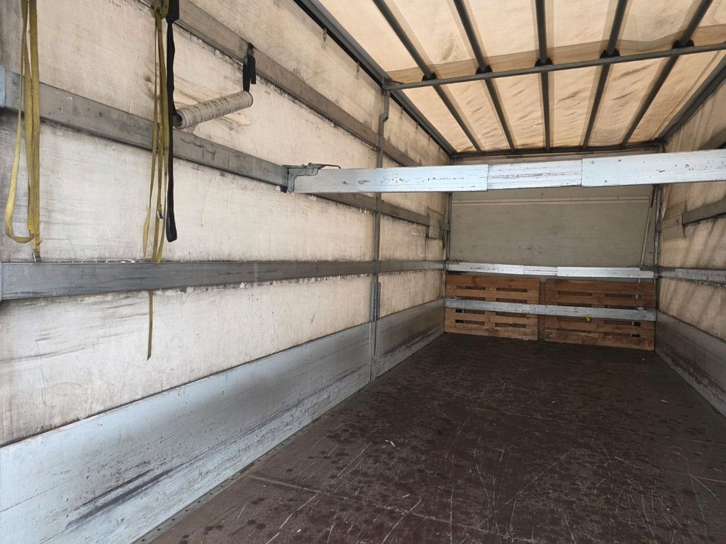 Fahrzeugabbildung Iveco 80-220 Eurocargo, Gardine, ladebordwand