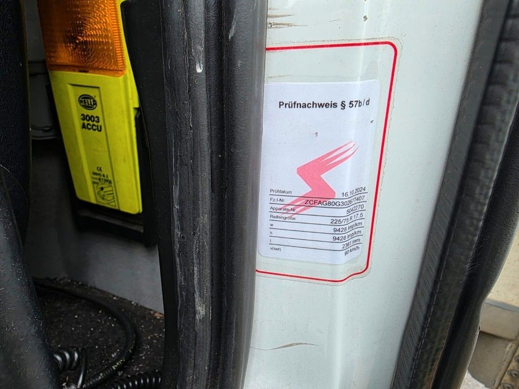 Fahrzeugabbildung Iveco 80-220 Eurocargo, Gardine, ladebordwand