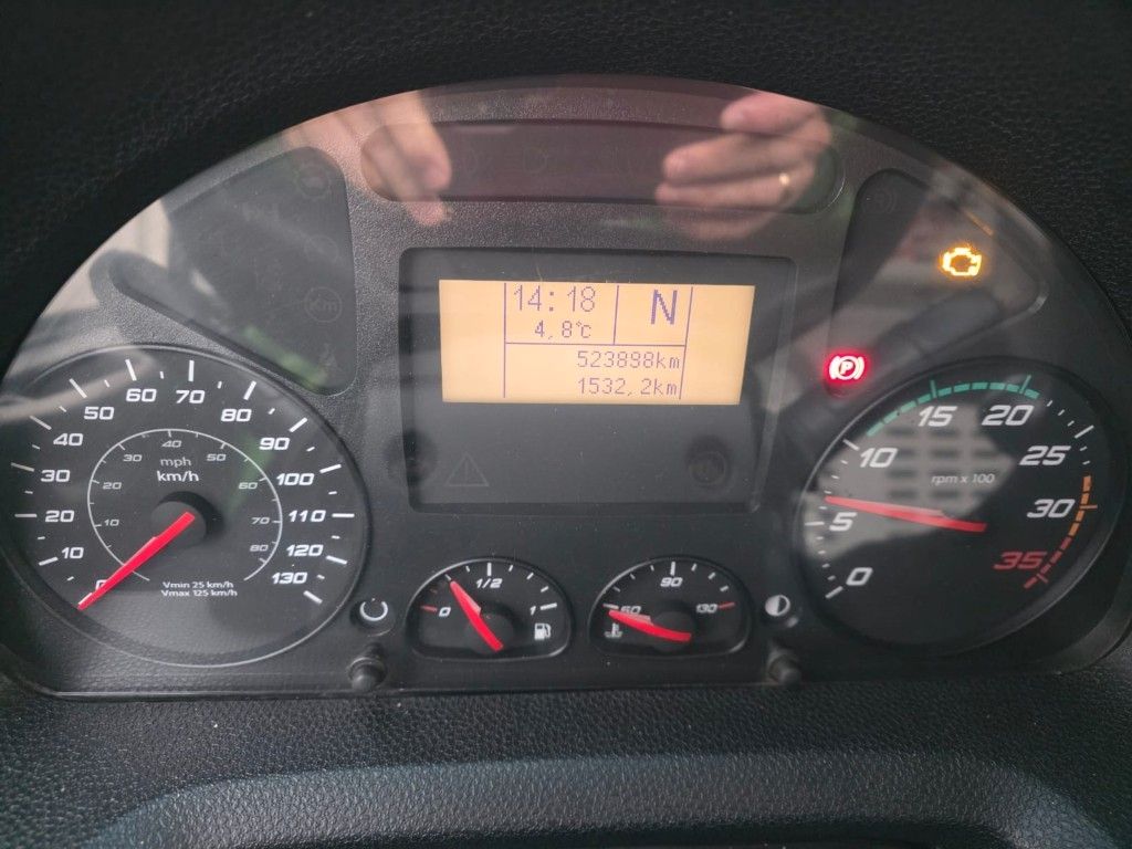 Fahrzeugabbildung Iveco 80-220 Eurocargo, Gardine, ladebordwand