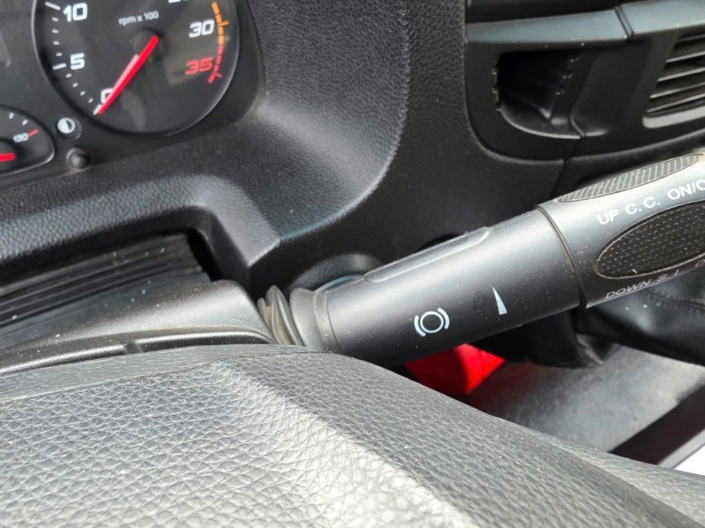 Fahrzeugabbildung Iveco 80-220 Eurocargo, Gardine, ladebordwand