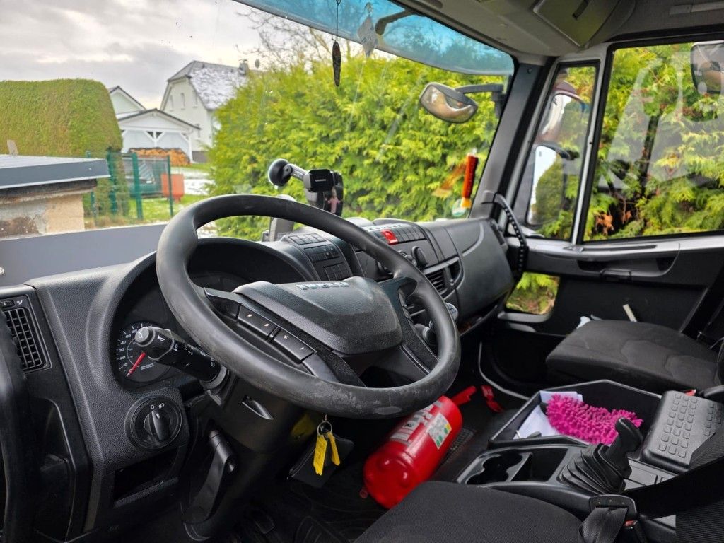 Fahrzeugabbildung Iveco 80-220 Eurocargo, Gardine, ladebordwand