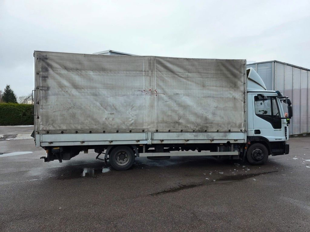 Fahrzeugabbildung Iveco 80-220 Eurocargo, Gardine, ladebordwand