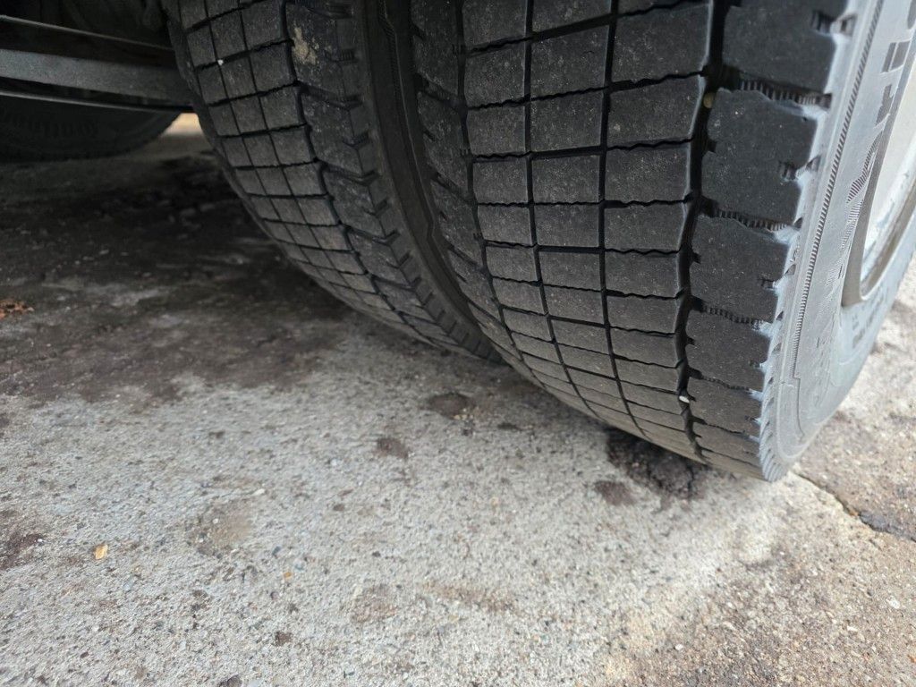 Fahrzeugabbildung Iveco 80-220 Eurocargo, Gardine, ladebordwand