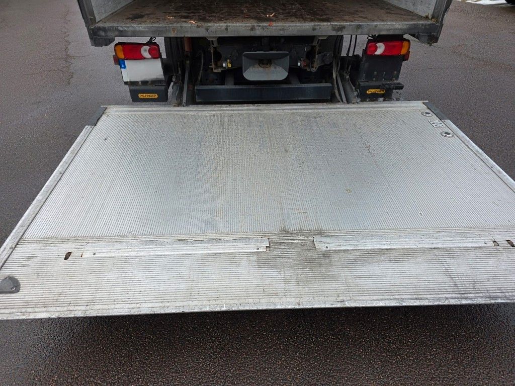 Fahrzeugabbildung Iveco 80-220 Eurocargo, Gardine, ladebordwand