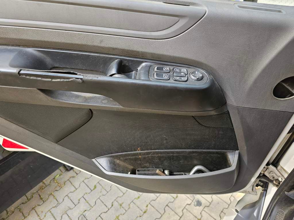 Fahrzeugabbildung DAF DAF CF 310 Space Cab, Gardine, Ladebordwand 1,5