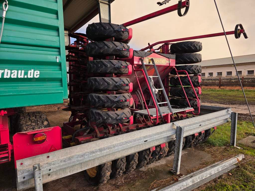 Fahrzeugabbildung Andere Väderstad RD 600 P Drille