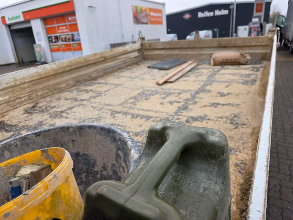 Fahrzeugabbildung Iveco 70C18 3-Seiten-Kipper, AHK, Klima