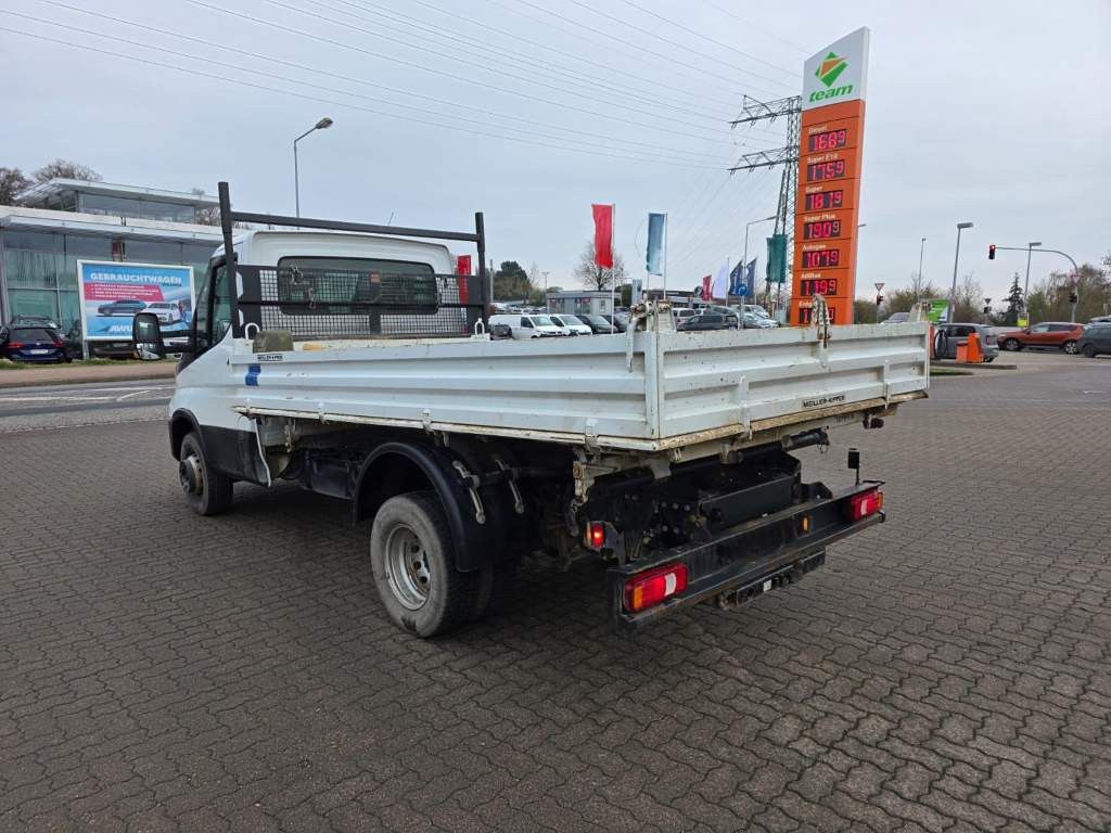 Fahrzeugabbildung Iveco 70C18 3-Seiten-Kipper, AHK, Klima