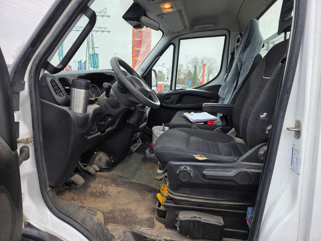 Fahrzeugabbildung Iveco 70C18 3-Seiten-Kipper, AHK, Klima