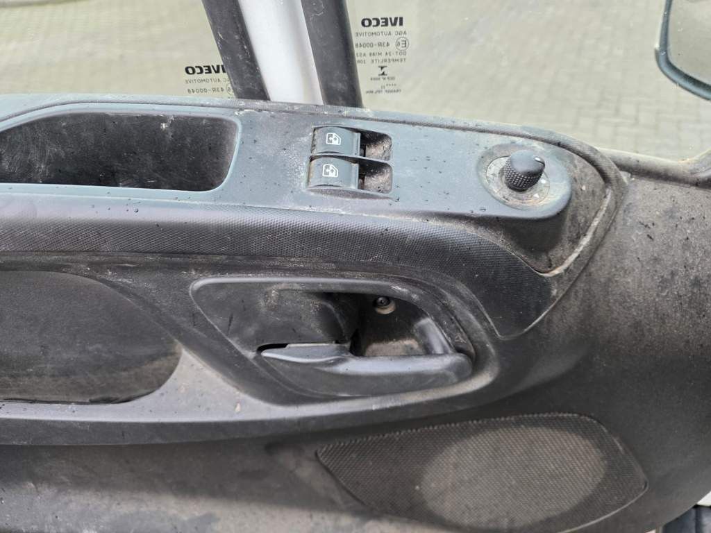 Fahrzeugabbildung Iveco 70C18 3-Seiten-Kipper, AHK, Klima