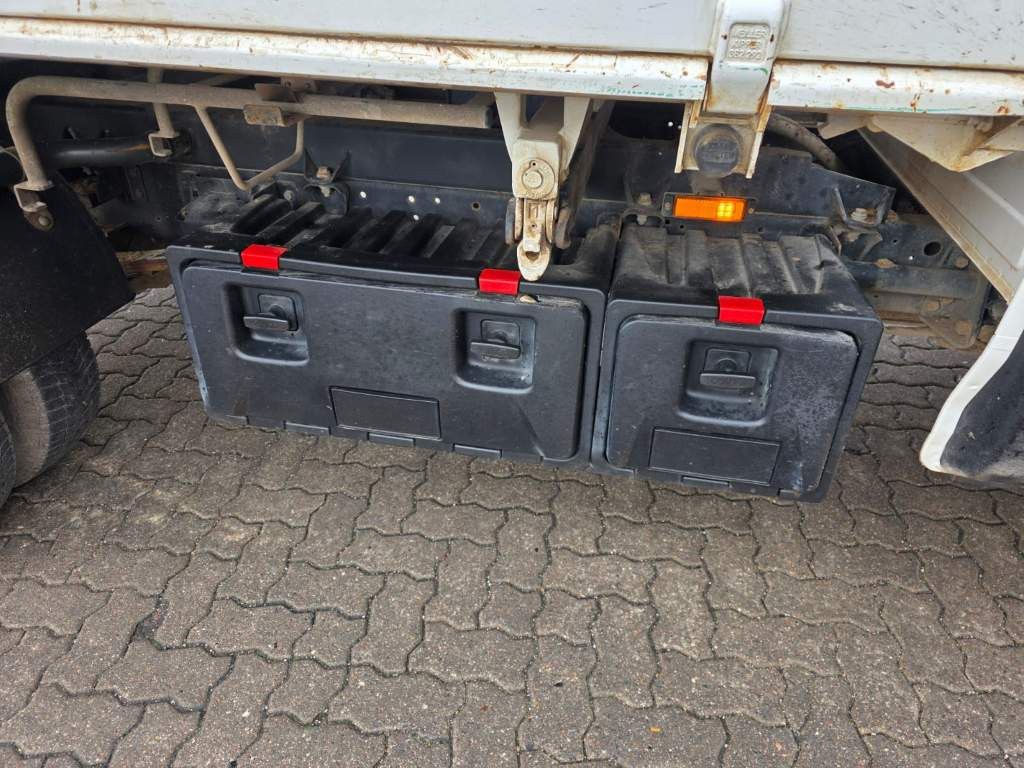 Fahrzeugabbildung Iveco 70C18 3-Seiten-Kipper, AHK, Klima