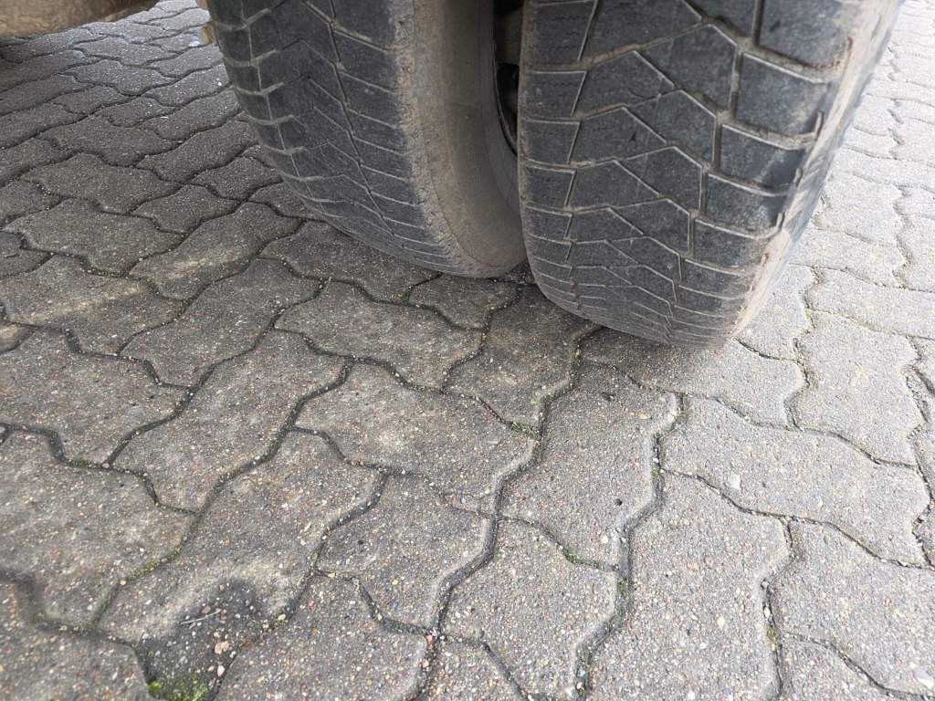 Fahrzeugabbildung Iveco 70C18 3-Seiten-Kipper, AHK, Klima