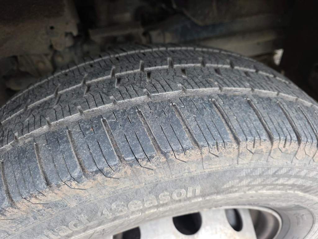 Fahrzeugabbildung Iveco 70C18 3-Seiten-Kipper, AHK, Klima